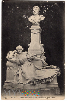 Paryż - pomnik Guy de Maupassanta.a