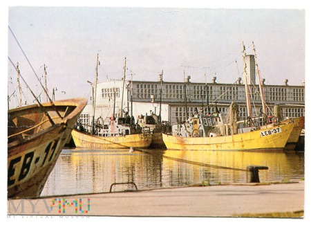 Wczasy w PRL Łeba w porcie rybackim 1974