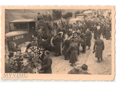 Uroczystość pogrzebowa poległych pod Monte Cassino