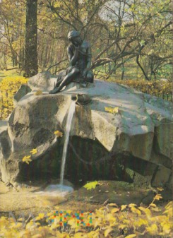 Duże zdjęcie Pushkin - The "Maiden with a Pitcher" fountain