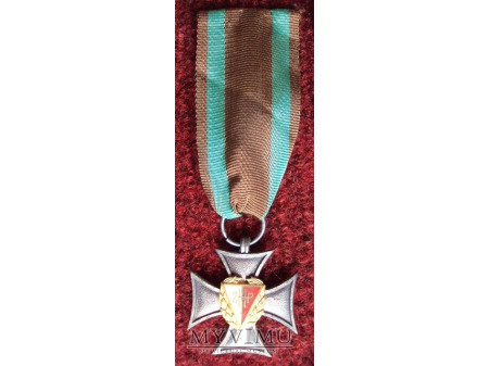 Krzyż za Zasługi dla ZHP - II stopnia