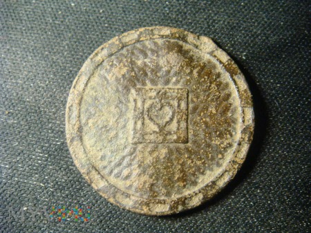 Stary Medalik lub pokrywka z serduszkiem