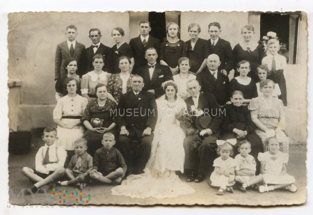 Grupowe zdjęcie rodzinne - wesele