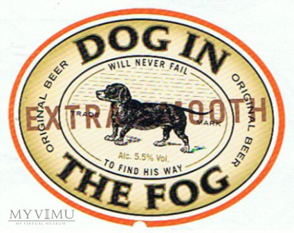 Duże zdjęcie dog in the fog