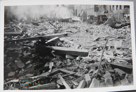 Zdjęcie zniszczonego miasta