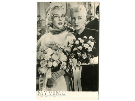 Marilyn Monroe Betty Grable vintage postcard