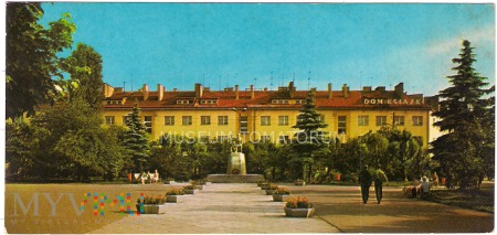 Duże zdjęcie Radomsko - Plac 3 Maja - Pomnik - 1969