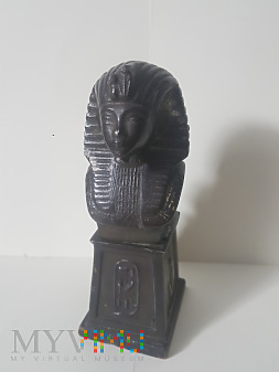 Duże zdjęcie Figura faraona- pamiątka z Egiptu