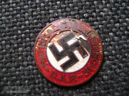 Duże zdjęcie wpinka NSDAP