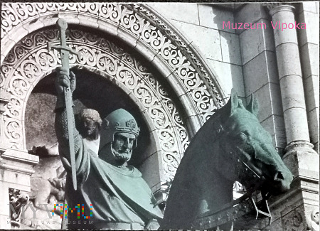 Paryż - Ludwik IX Święty przy bazylice