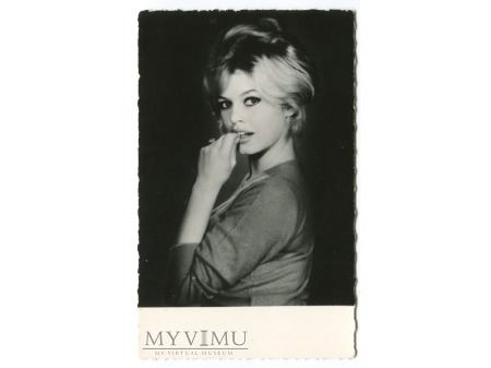 Brigitte Bardot Francja lata Sam Levin postcard