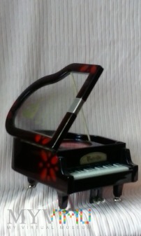 Miniaturowy fortepian .
