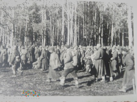 Duże zdjęcie sowieccy jeńcy 1941