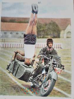 Duże zdjęcie akrobacje motocyklistów