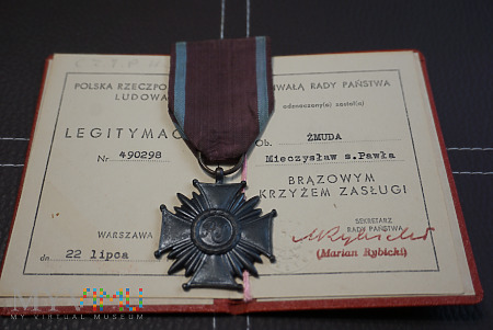 Brązowy Krzyż Zasługi z legitymacją
