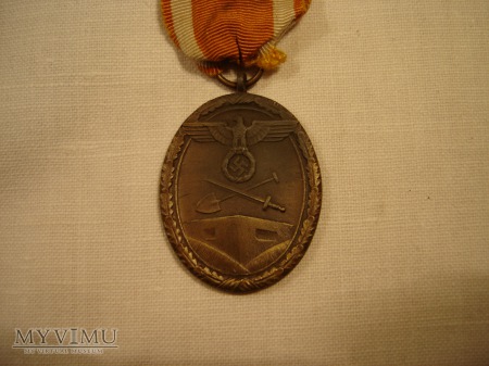 Medal za Budowe Wału Zachodniego