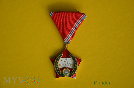Węgierski medal: Kiváló munkáért kitüntetés